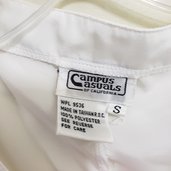 Vintage Campus Casuals flower face drawing graphic cap sleeve blouse - Picture 5 of 12